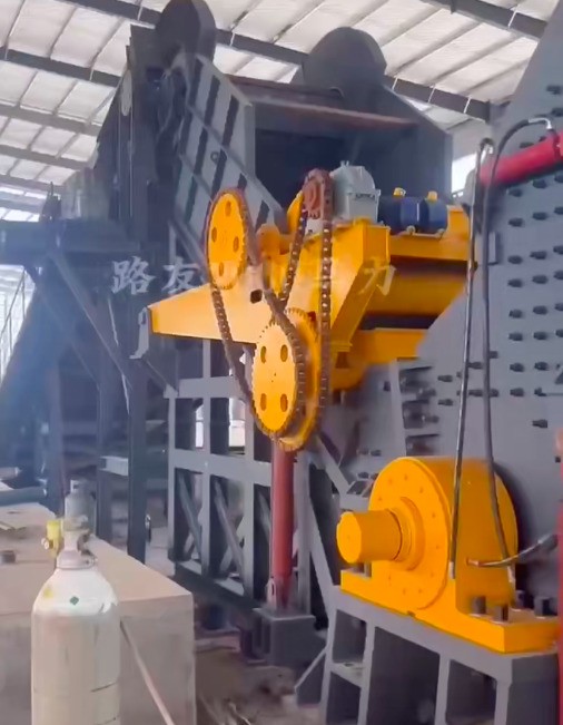 2000馬力1600電機(jī)強(qiáng)大扭轉(zhuǎn)力時產(chǎn)40噸