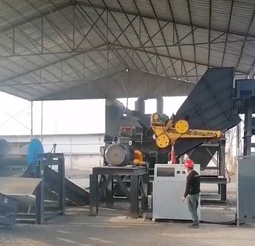 安徽地區(qū)315型破碎機使用現(xiàn)場，新機待運行